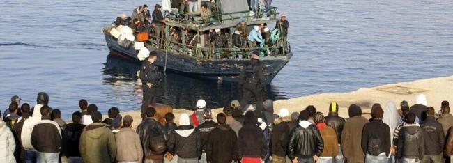 Лампедуза, Сеута, далее везде: почему мигранты бегают шустрее политиков?