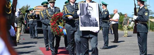 На Украине перезахоронили кости очередного предводителя националистов, Евгена Коновальца