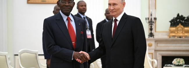 Президенты России и Экваториальной Гвинеи Владимир Путин и Теодоро Обианг Нгема Мбасого