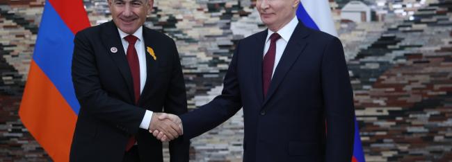 Президент России Владимир Путин и премьер-министр Армении Никол Пашинян встретились в Бишкеке на полях саммита ШОС