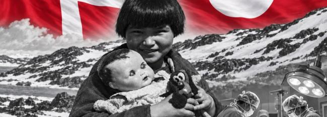 В 1951 году датские власти инициировали программу модернизации острова через создание «нового типа гражданина». Внутриматочные спирали были установлены примерно половине женщин фертильного возраста Гренландии – около 4,5 тысячи человек. Среди пострадавших были девочки в возрасте 12 лет.
