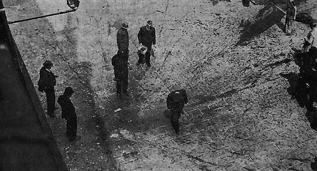 23 мая 1938 года. Человека, несколько минут назад стоявшего на тротуаре улицы Коолсингел, близ отеля «Атланта» в Роттердаме, разнесло в клочья. Так был ликвидирован видный деятель украинской националистической эмиграции Евгений Коновалец.