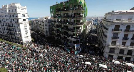 Массовые демонстрации в Алжире