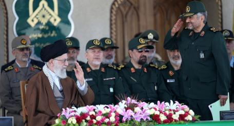 Командующий КСИР Касем Сулеймани и духовный лидер Ирана аятолла Али Хаменеи