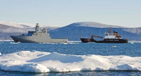 Военные конвои во льдах Арктики