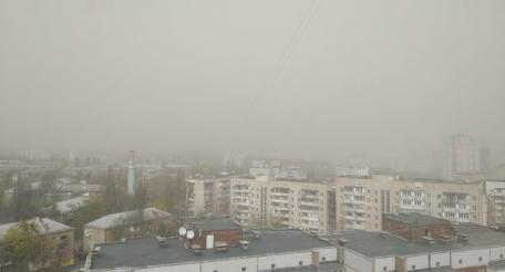 Киев накрыла пылевая буря с пеплом чернобыльского пожара