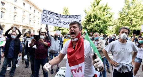 Протесты в Италии на выходе из карантина