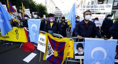 Демонстрации в поддержку уйгуров и других национальных меньшинств Китая охватили многие европейские страны