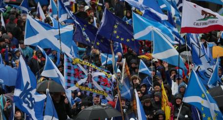 Шествие сторонников независимости Шотландии