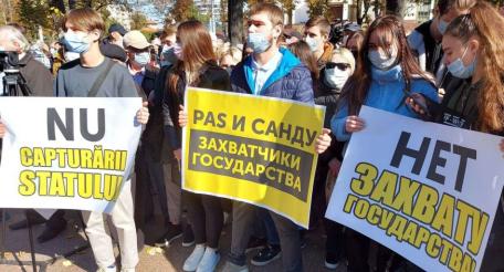 Молдавия митингует и требует освободить генпрокурора