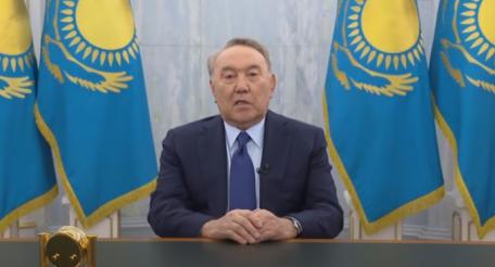 В день, когда в Казахстане отменяли комендантский час, всем жителям страны преподнесли необычайный сюрприз. Как оказалось, как минимум, на телекартинке - Назарбаев жив и он обратился к нации.