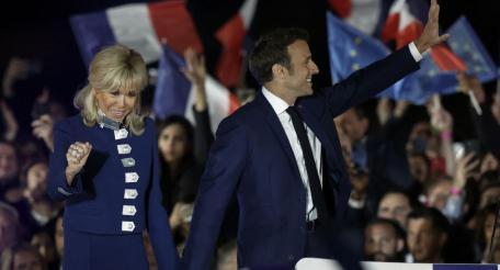 По итогам второго тура президентских выборов во Франции Эмманюэль Макрон победил, но с гораздо меньшим, чем пять лет назад, отрывом. 