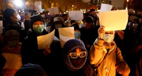 Протесты против официальной политики «нулевого ковида» распространились на такие крупные города КНР, как Нанкин, Ухань, Гуанчжоу, Пекин. 