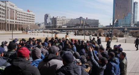 В городах Казахстана вновь неспокойно