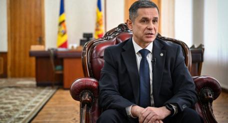 Министр обороны Молдавии тащит страну в НАТО