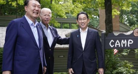 Встреча в Кэмп-Дэвиде. Байден стремится сплотить Японию и Южную Корею для вооруженной борьбы с Китаем, Россией и КНДР