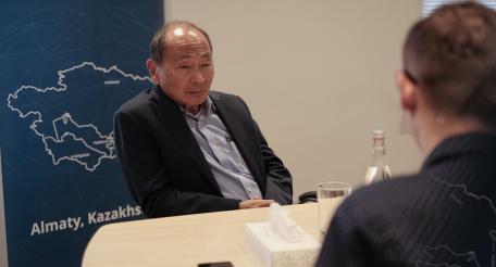 Журналисты американского Радио Азаттык взяли интервью у американского политолога Фрэнсиса Фукуямы.