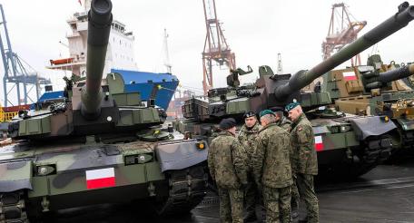 Польскому правительству не терпится разориться на милитаризме