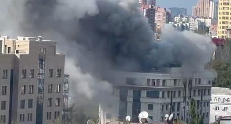 Украинская артиллерия обстреляла здание администрации главы ДНР в центре Донецка