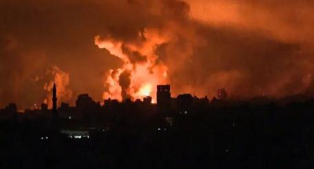 Израиль с новой силой начал бомбить Газу