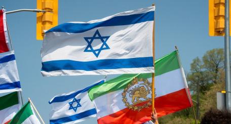 Флаги Израиля и иранской оппозиции