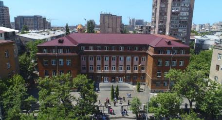 Школа имени Пушкина в Ереване