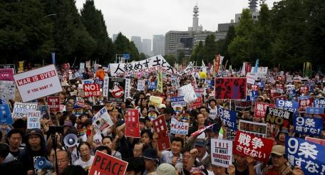 протесты против американских военных на Окинаве