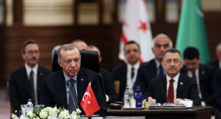Президент Турции Реджеп Эрдоган на заседании Организации тюркских государств