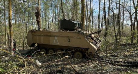 трофейный британский БТР M113 с кустарной турелью, захваченный бойцами «Севера» в ходе штурма позиций ВСУ в Курской области