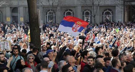 В Белграде накануне прошла многотысячная демонстрация сторонников действующего президента Александра Вучича в противовес «евромайданным» протестам оппозиции.
