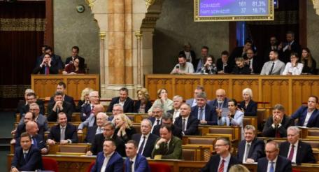 Парламент Венгрии одобрил начало процедуры выхода страны из Международного уголовного суда (МУС).