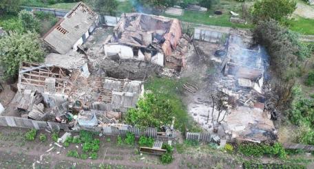 пораженный ударом 20 FPV ПВД ВСУ в н.п.Трофимовка Харьковской области, источник Телеграм-канал Хроники Гераней 