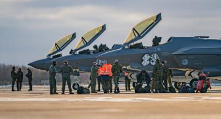 Авиагруппу ВВС Нидерландов и Норвегии, состоящую из истребителей F-35, перебрасывают в Польшу для охраны маршрутов поставок военной помощи киевскому режиму.
