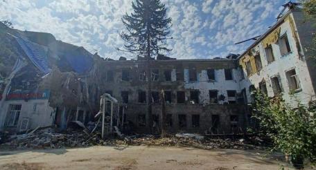 Заглавное фото: последствия ударов Гераней в Славянске, источник Телеграм-канал Хроники Гераней