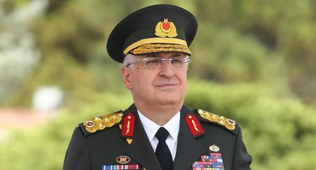 министр обороны Яшар Гюлер