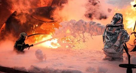 последствия удара по объекту нефтегазовой инфраструктуры в Кременчуге Полтавской области, источник Телеграм-канал Повёрнутые на войне