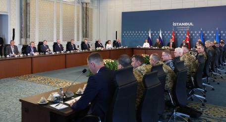 Переговоры между Россией и Украиной приостановлены