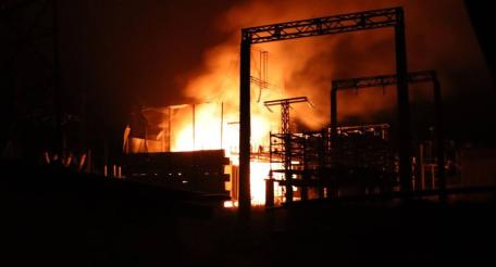 ночью враг ударил по электроподстанциям в Курской области. Последствия уточняются, в ближайшее время будет проведено инженерно-сапёрное обследование территорий, источник Телеграм-канал Операция Z: Военкоры Русской Весны