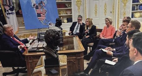 Один из фотоколлажей на Гренландскую тему из соцсетей американского президента Трампа