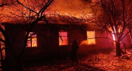 в селе Чапаевка Токмакского муниципального округа вследствие удара ВСУ загорелся частный дом. Частное домовладение было атаковано беспилотником, источник Телеграм-канал Балицкий Евгений