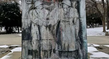 В польском Жешуве готовятся демонтировать памятник благодарности Красной армии. На это из бюджета города выделены 100 тыс. злотых. 