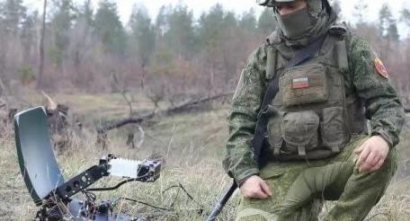 ВС РФ в зоне проведения специальной военной операции начали массово получать спутниковые терминалы отечественного производства «Спирит-030». Российская разработка стала альтернативой отключённому Starlink, источник сообщество Дневник Десантника в мессенджере МАХ