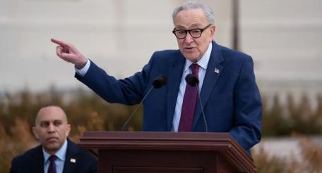 В Сенате США нарастает политическое напряжение