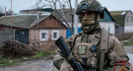 в Запорожской области росгвардейцы обнаружили тайник с натовским оружием, источник сообщество Росгвардия в мессенджере МАХ