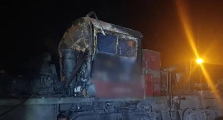 результат очередных ударов по украинскому железнодорожному подвижному составу, источник МАХ-канал Военный Осведомитель