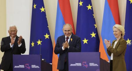 Антониу Кошта, Никол Пашинян и Урсула фон дер Ляйен в Ереване 
