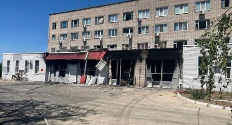 экспертам МАГАТЭ на Запорожской АЭС продемонстрировали последствия атаки ВСУ на пожарно-спасательную часть Энергодара, источник МАХ-канал ЗАЭС. Официально