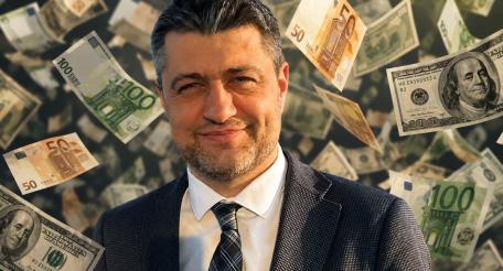 Вернувшийся в Киев посол Сергей Нежинский заявил, что может быть убит по заказу главы МИД Украины
