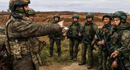 Примерно 15 тысяч северокорейских солдат оказывали помощь российским военным в освобождении Курской области.