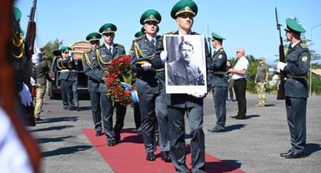 На Украине с почестями перезахоронили очередного главаря украинских националистов